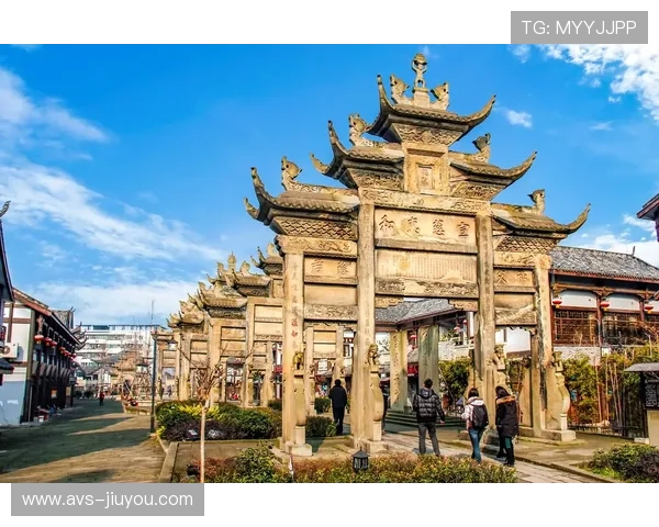 隆昌站赛后组织运动员游览古宇湖、古牌坊等核心景点